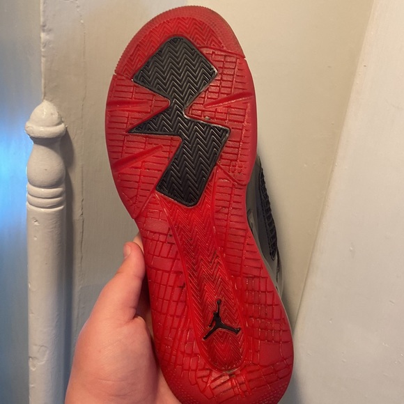 There Jordan Mars 270s size 7 in boys. - Picture 6 of 8